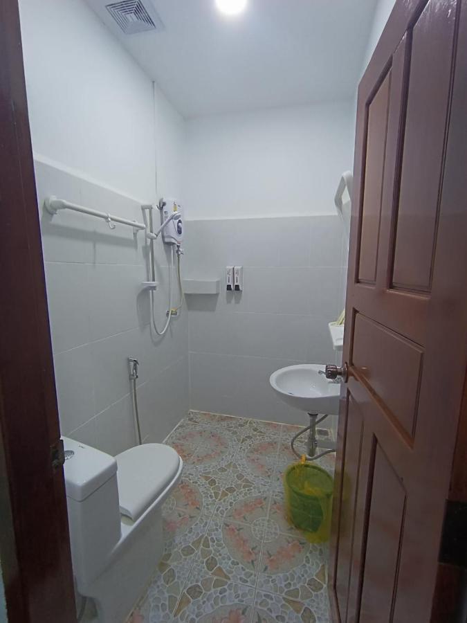 Hotel ເຮືອນພັກບີວີ Ban Thongchai-Tai Esterno foto